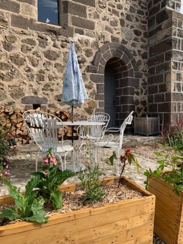 Chambres Et Maisons D'Hotes Du Prieure De La Bajasse - Le 1150 Vieille-Brioude Eksteriør billede